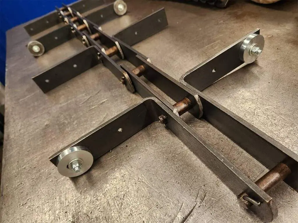 CADENAS ESTANDAR BUJE CLAVADO