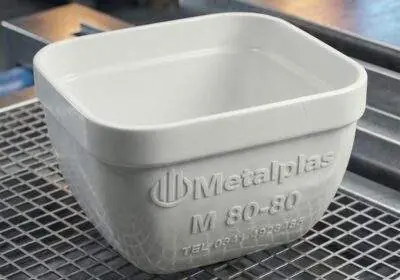 cangilones plasticos inyectados extra reforzados para elevadores de granos de cadenas metalplas