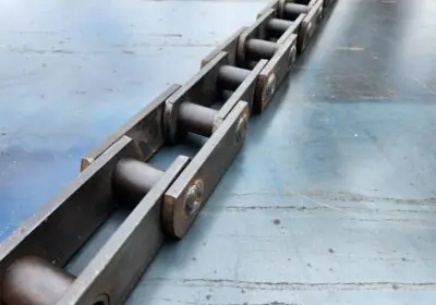 cadena transportadora de troncos de alta resistencia de cadenas metalplas utilizada en la industria maderera para transporte de madera pesada