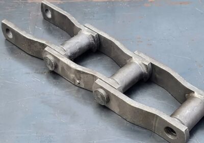 Cadena industrial Metalplas con eslabones, bujes y pernos disenados para aplicaciones de transporte de materiales